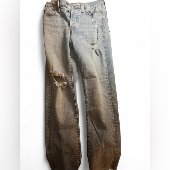 Levi's Women’s Light Wash Wedgie Straight Jeans - Picture 1 of 8